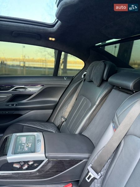 Седан BMW 7 Series 2019 в Киеве