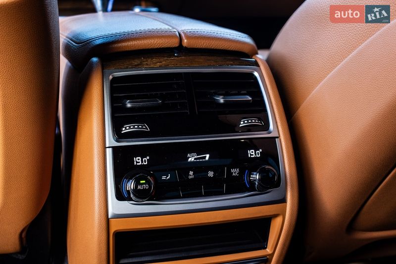 Седан BMW 7 Series 2018 в Львове