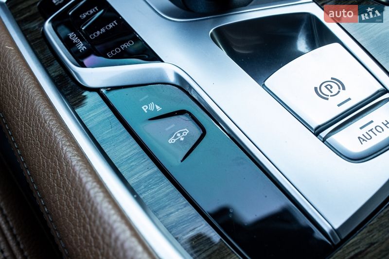 Седан BMW 7 Series 2018 в Львове