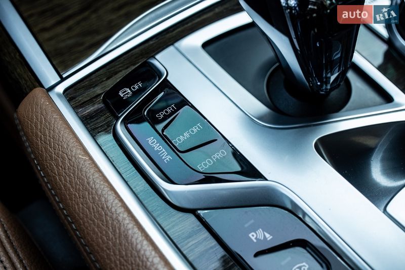 Седан BMW 7 Series 2018 в Львове