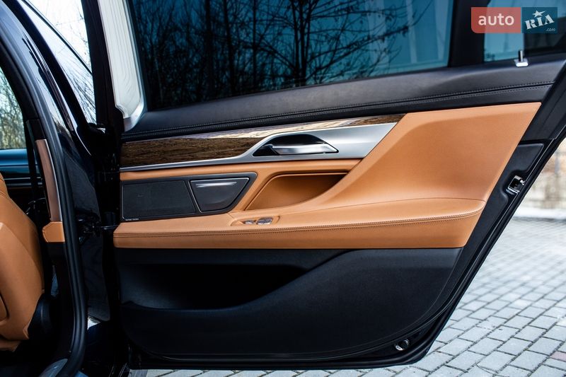 Седан BMW 7 Series 2018 в Львове