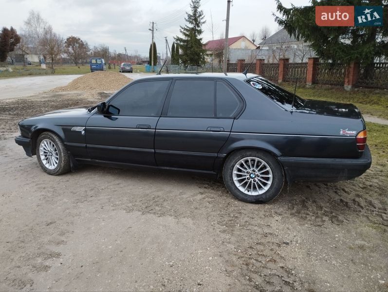 Седан BMW 7 Series 1989 в Кременці