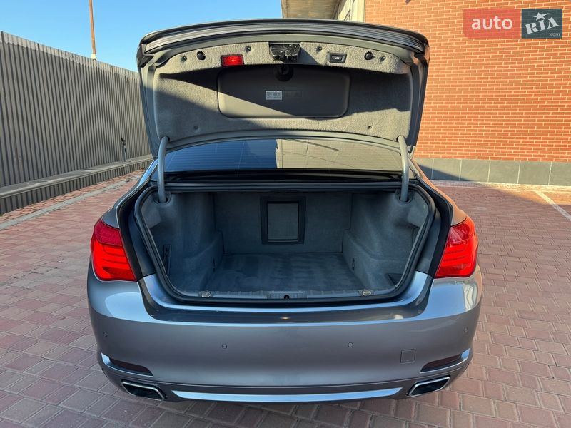 Седан BMW 7 Series 2009 в Одессе