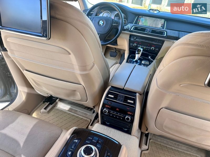 Седан BMW 7 Series 2014 в Киеве