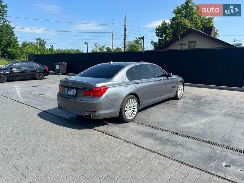 Седан BMW 7 Series 2011 в Чернівцях