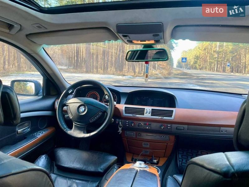 Седан BMW 7 Series 2004 в Гайсине