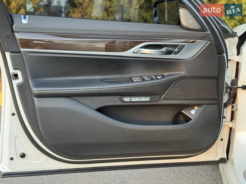Седан BMW 7 Series 2016 в Киеве