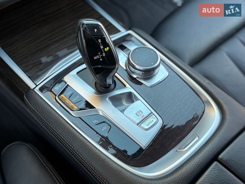Седан BMW 7 Series 2016 в Киеве