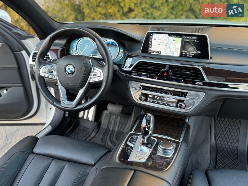 Седан BMW 7 Series 2016 в Киеве