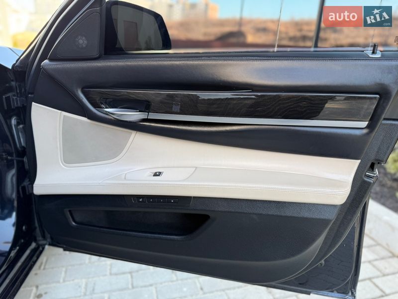 Седан BMW 7 Series 2011 в Хмельницком