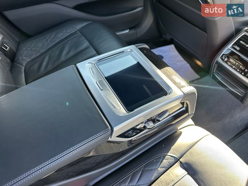 Седан BMW 7 Series 2019 в Киеве