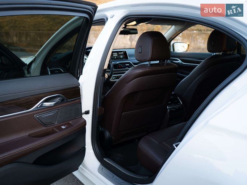 Седан BMW 7 Series 2016 в Києві