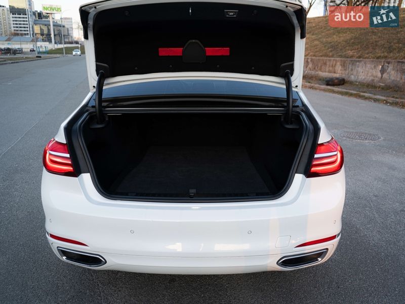 Седан BMW 7 Series 2016 в Києві