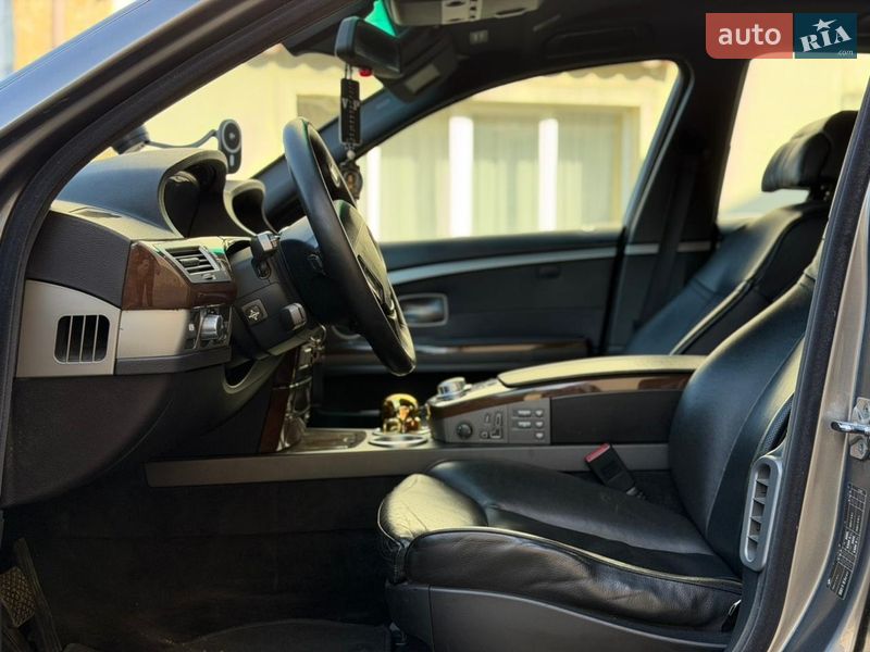 Седан BMW 7 Series 2005 в Дубно