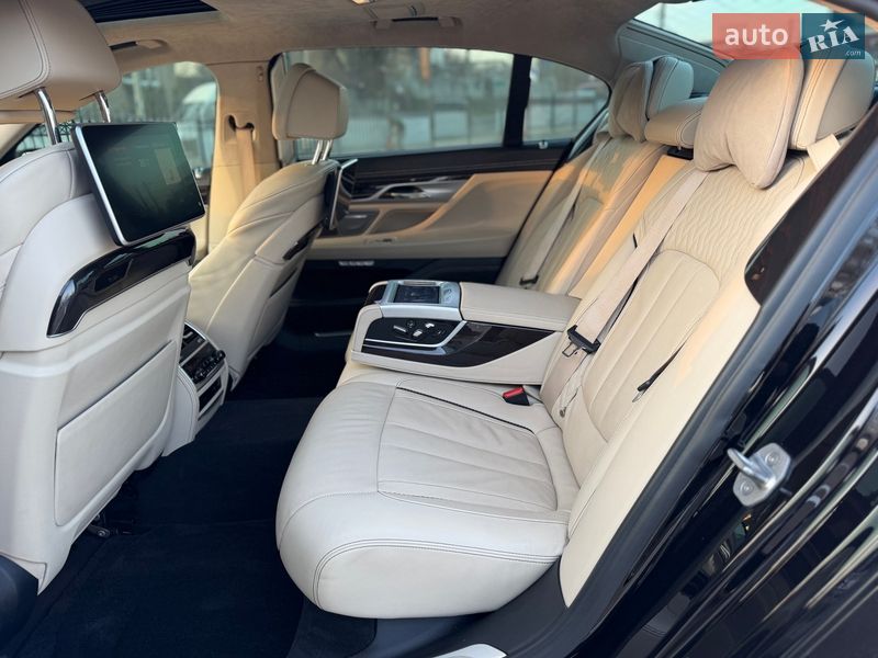 Седан BMW 7 Series 2017 в Киеве