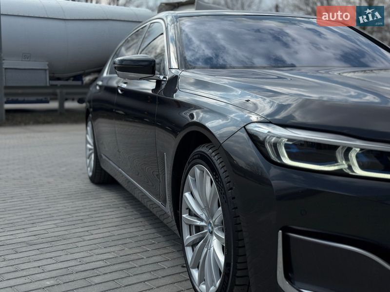 Седан BMW 7 Series 2020 в Виннице
