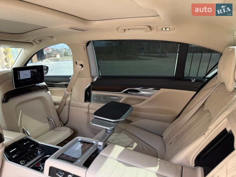 Седан BMW 7 Series 2020 в Виннице