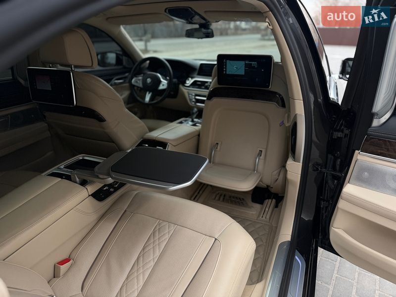 Седан BMW 7 Series 2020 в Виннице