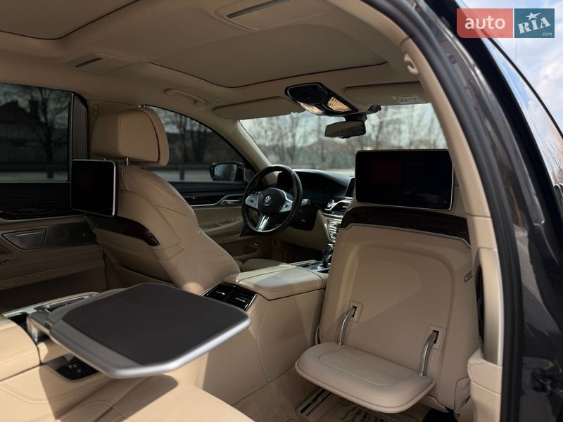 Седан BMW 7 Series 2020 в Виннице