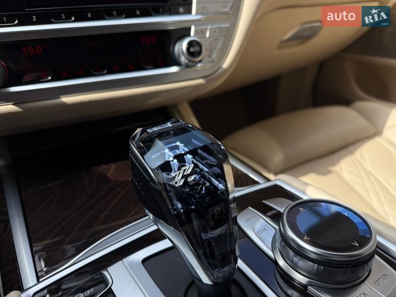 Седан BMW 7 Series 2020 в Виннице
