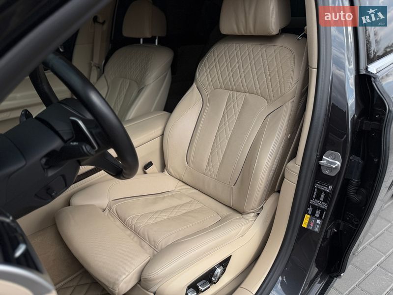 Седан BMW 7 Series 2020 в Виннице