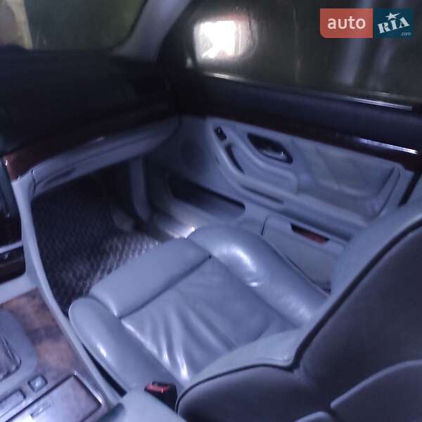 Седан BMW 7 Series 2000 в Луцке