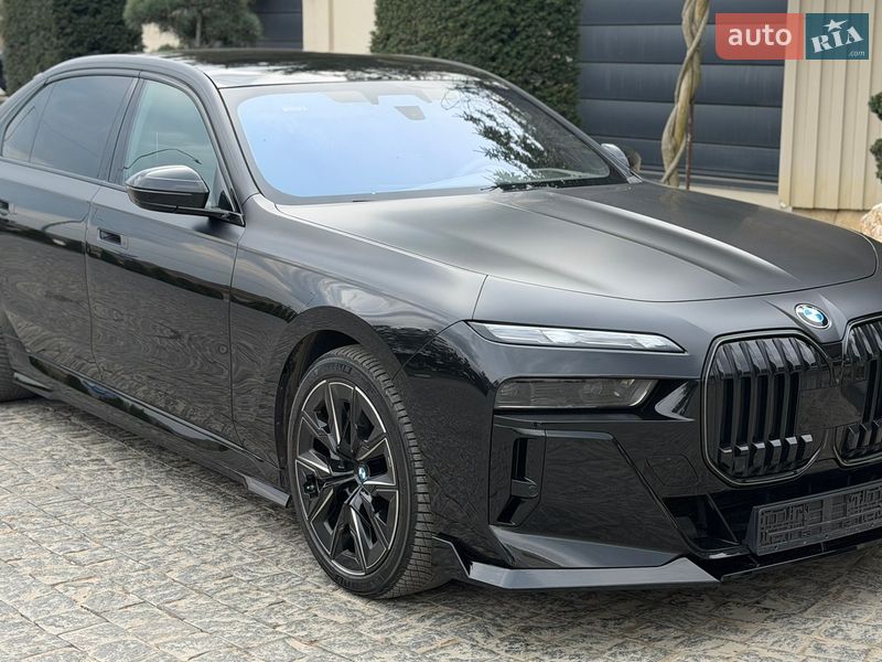 Седан BMW 7 Series 2023 в Львові