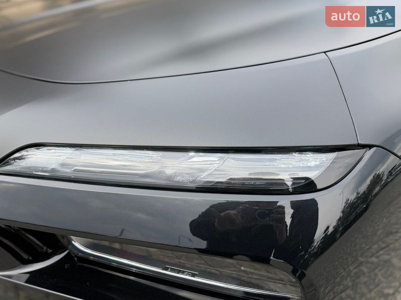 Седан BMW 7 Series 2023 в Львові