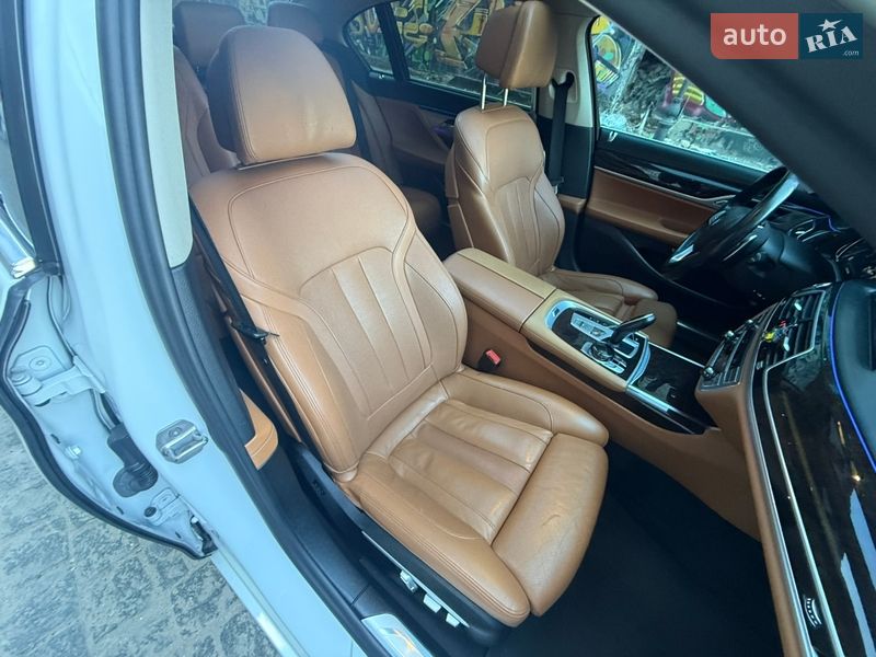 Седан BMW 7 Series 2017 в Одессе фото 77 Седан BMW 7 Series 2017 в Одессе