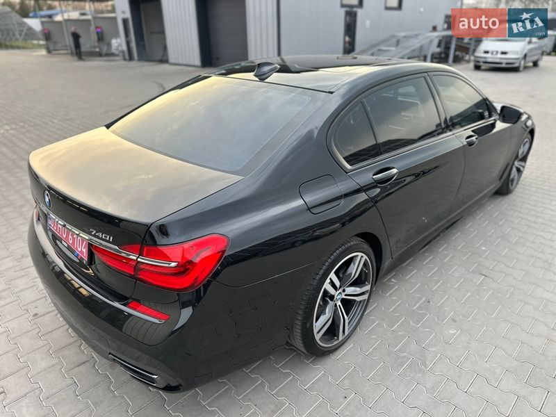 Седан BMW 7 Series 2017 в Нововолынске