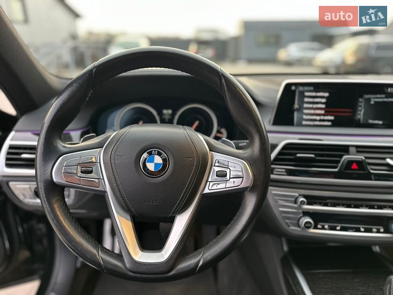 Седан BMW 7 Series 2017 в Нововолынске
