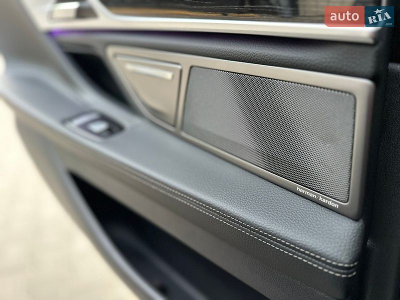 Седан BMW 7 Series 2017 в Нововолынске