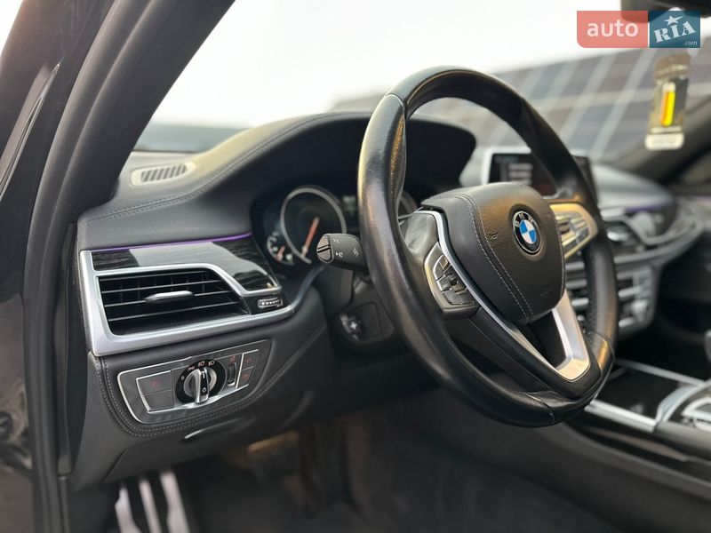 Седан BMW 7 Series 2017 в Нововолынске