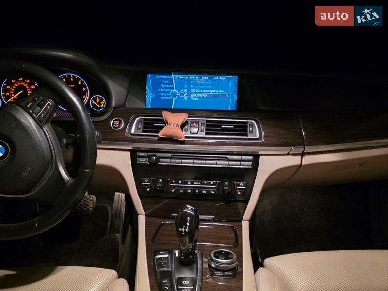 Седан BMW 7 Series 2012 в Миколаєві