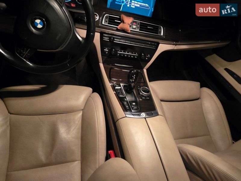 Седан BMW 7 Series 2012 в Миколаєві