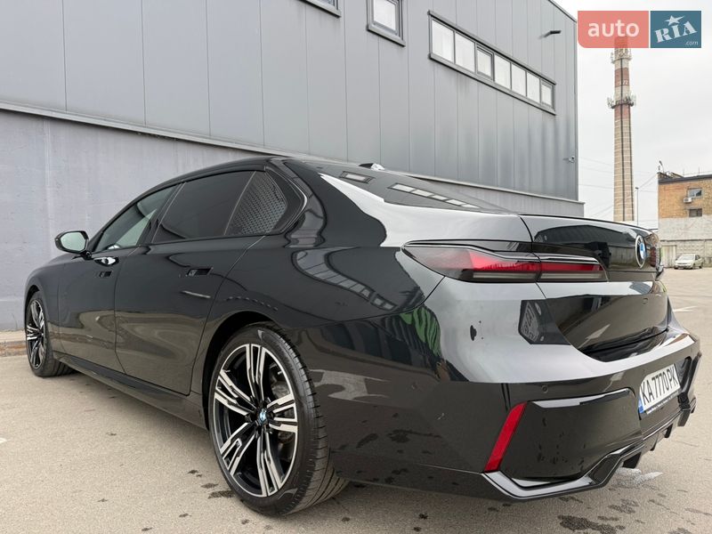 Седан BMW 7 Series 2025 в Киеве