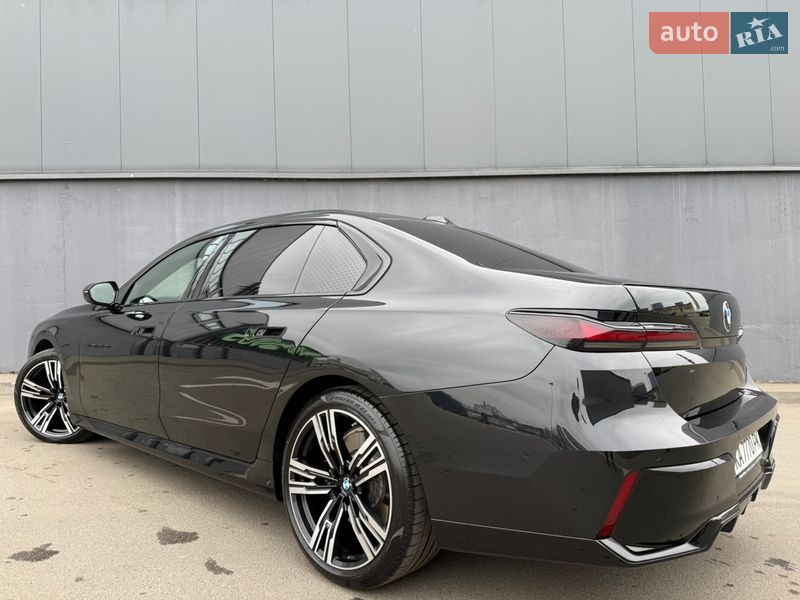 Седан BMW 7 Series 2025 в Киеве