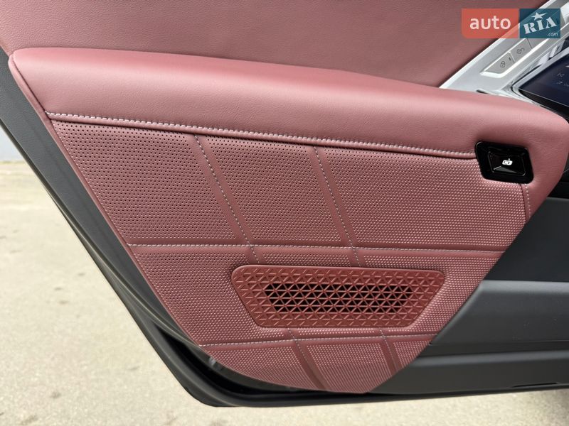 Седан BMW 7 Series 2025 в Киеве