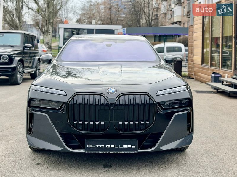 Седан BMW 7 Series 2025 в Києві