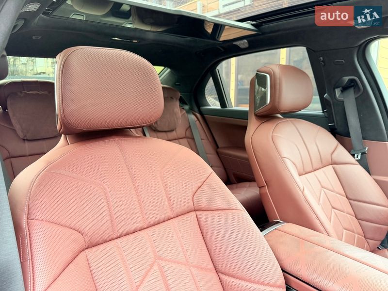 Седан BMW 7 Series 2025 в Києві