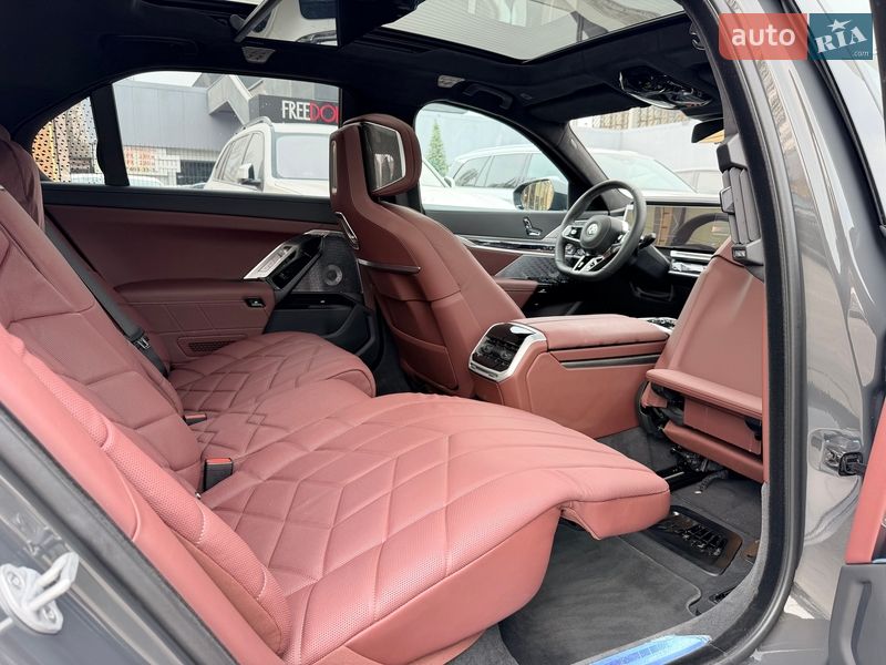 Седан BMW 7 Series 2025 в Києві