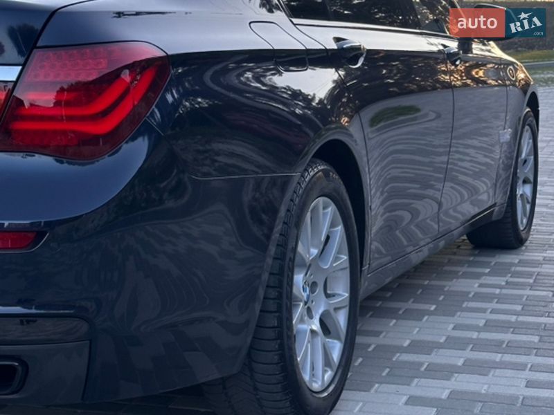 Седан BMW 7 Series 2013 в Львові