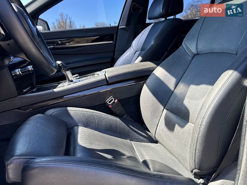 Седан BMW 7 Series 2014 в Запоріжжі