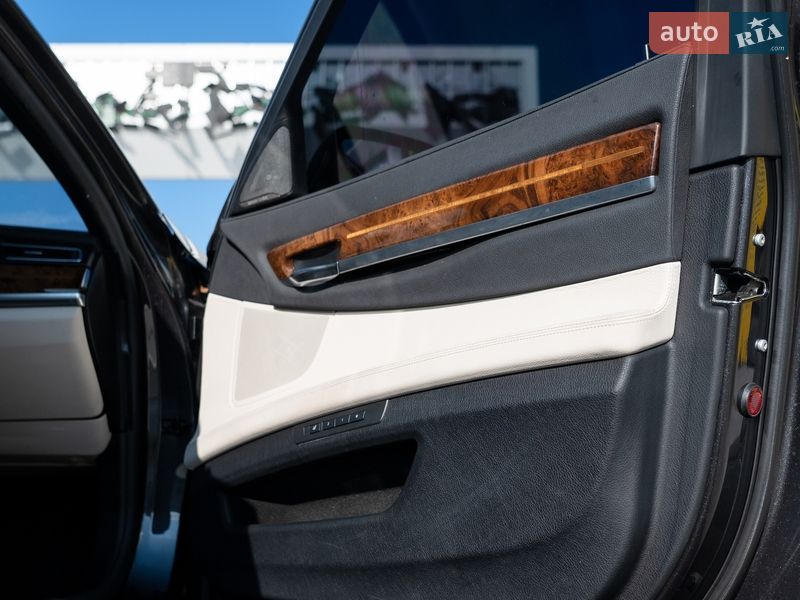 Седан BMW 7 Series 2013 в Львові фото 29 Седан BMW 7 Series 2013 в Львові