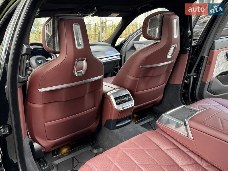 Седан BMW 7 Series 2024 в Києві