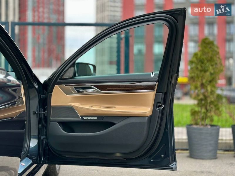 Седан BMW 7 Series 2015 в Киеве фото 57 Седан BMW 7 Series 2015 в Киеве