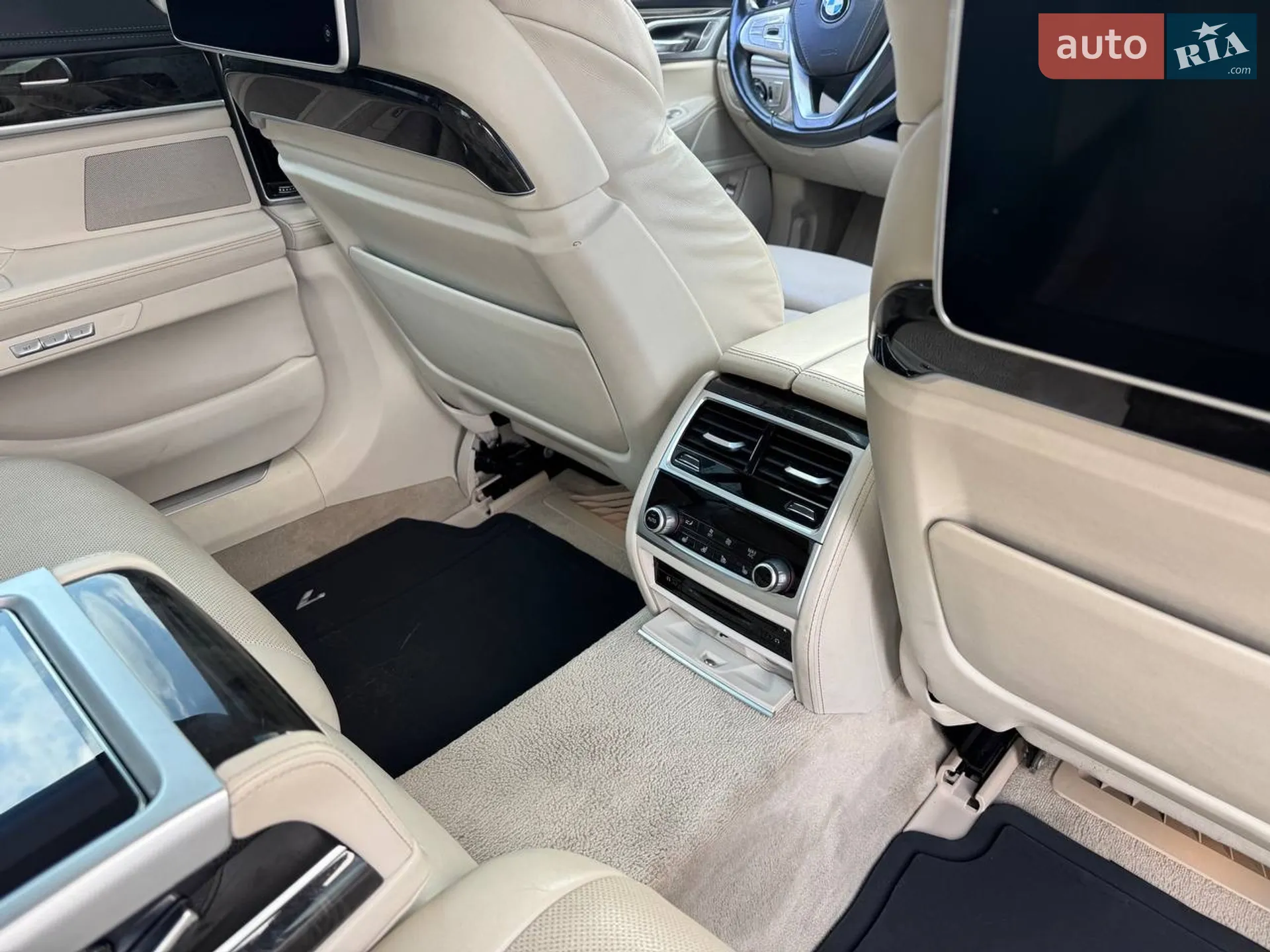 2017 BMW 7er - мініатюра 17