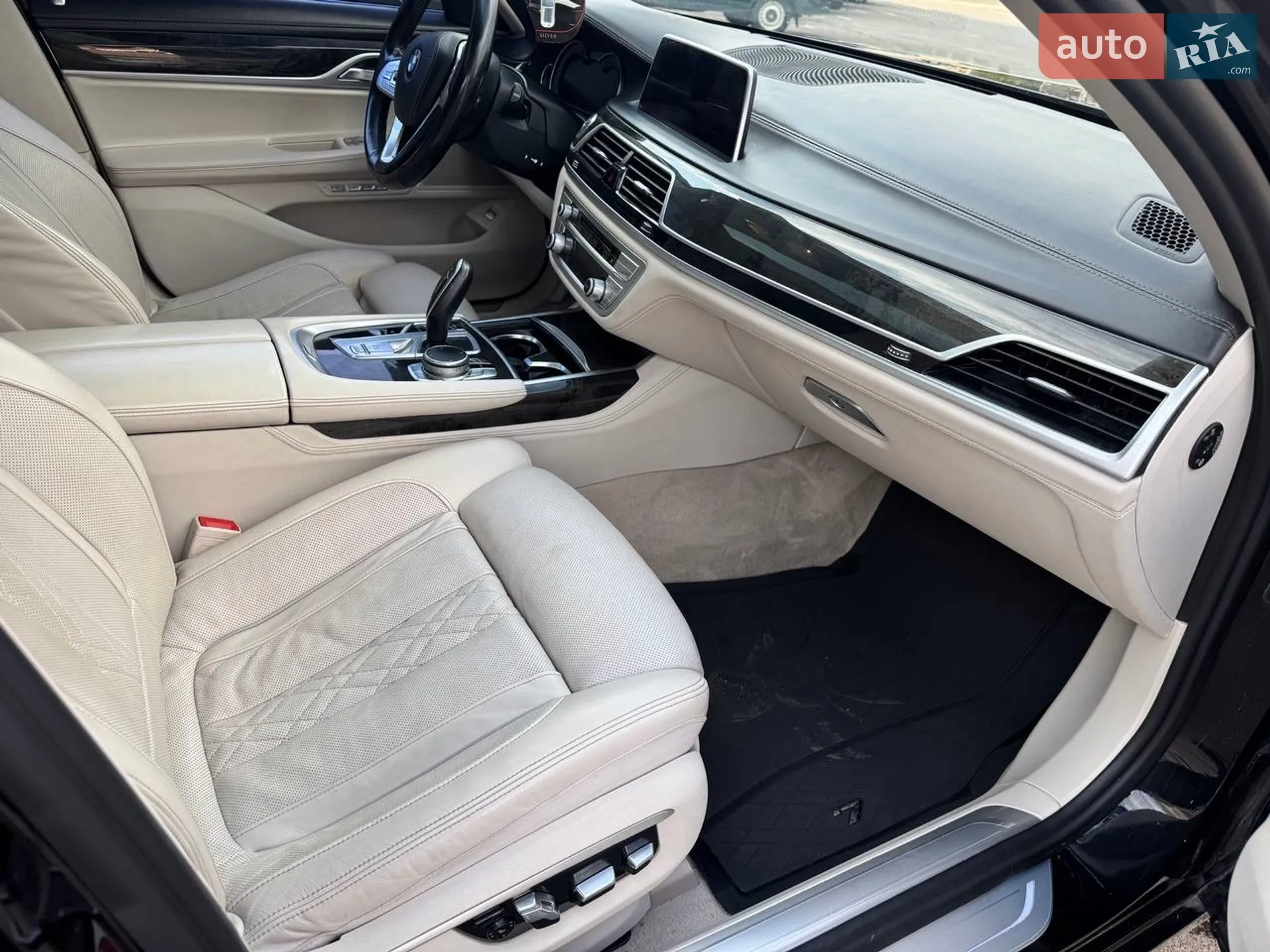 2017 BMW 7er - мініатюра 16