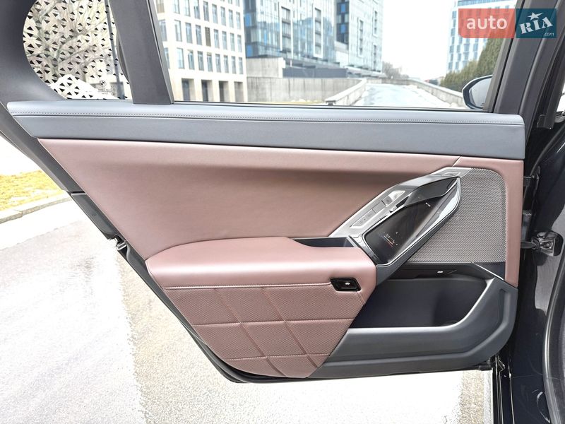 Седан BMW 7 Series 2023 в Києві