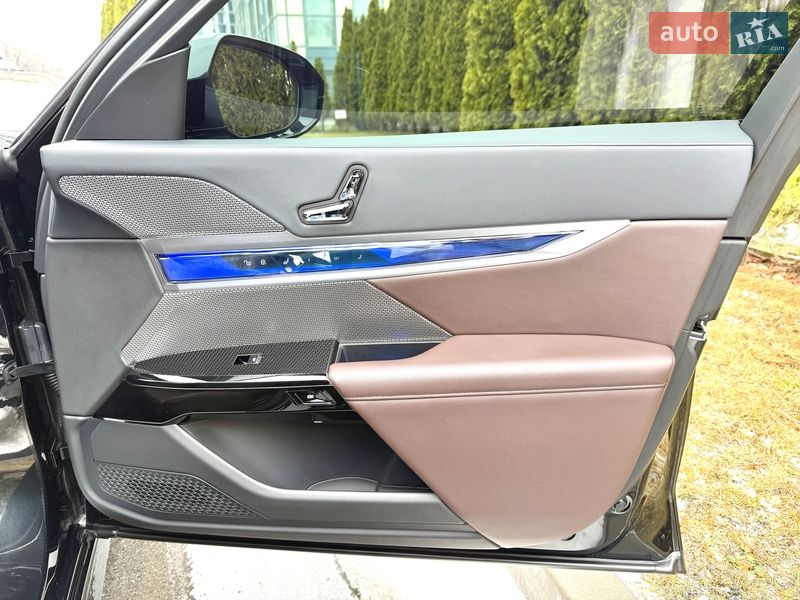 Седан BMW 7 Series 2023 в Києві